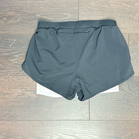Under Armour Black and White Athletic Shorts Lightweight Breathable - Picture 2 of 5